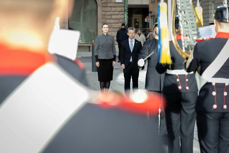 Krašto apsaugos ministrė D. Šakalienė Švedijoje aptarė gynybos pramonės ir ginkluotės klausimus