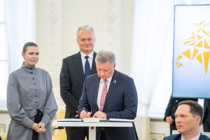  Krašto apsaugos ministerija ir Lietuvos savivaldybių asociacija susitarė dėl naudų savivaldybėms su poligonais