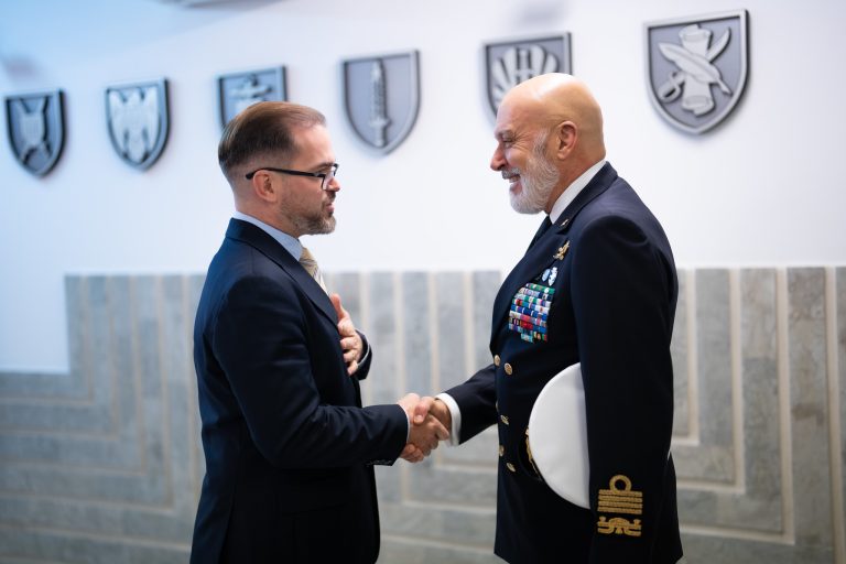  Minister R. Kaunas and Chairman of the NATO Military Committee discussed air defence