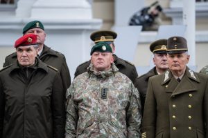  D. Šakalienė Krašto apsaugos ministerijos vėliavą perdavė R. Kaunui