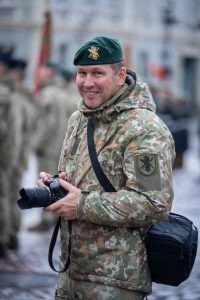  D. Šakalienė Krašto apsaugos ministerijos vėliavą perdavė R. Kaunui