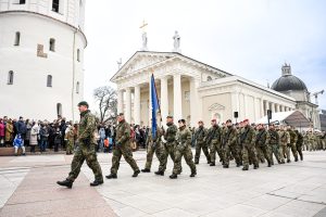  Ministras R. Kaunas: už mūsų taikos ir namų ramybės stovi Lietuvos kariai
