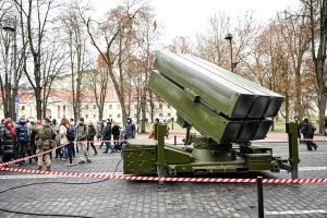  Ministras R. Kaunas: už mūsų taikos ir namų ramybės stovi Lietuvos kariai