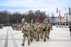 Ministras R. Kaunas: už mūsų taikos ir namų ramybės stovi Lietuvos kariai