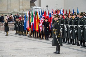  Ministras R. Kaunas: už mūsų taikos ir namų ramybės stovi Lietuvos kariai