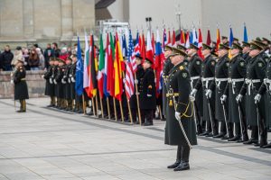  Ministras R. Kaunas: už mūsų taikos ir namų ramybės stovi Lietuvos kariai