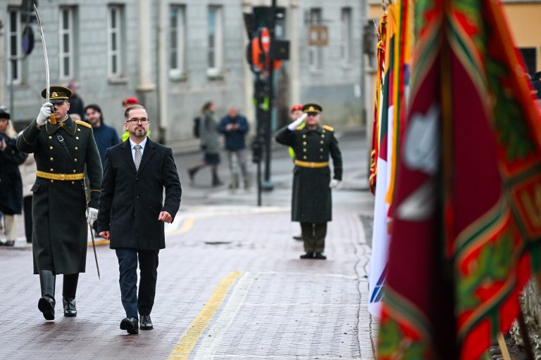 Krašto apsaugos ministras R. Kaunas išvyksta į Suomiją