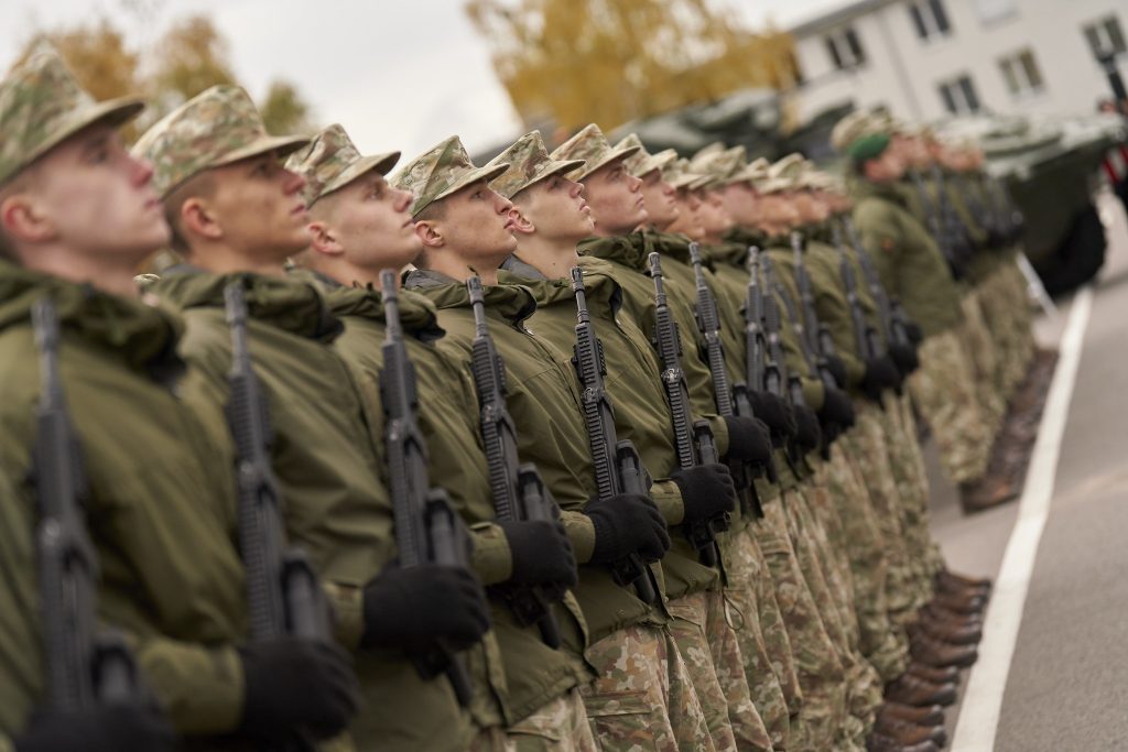 Karo tarnybos patrauklumas: fiksuojamas didžiausias karių skaičiaus augimas per 20 metų