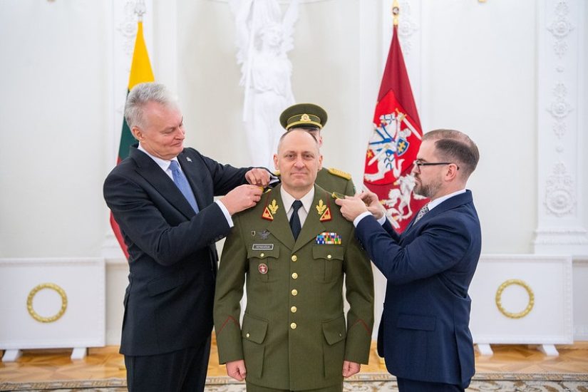 Plk. M. Petkevičiui suteiktas brigados generolo laipsnis 