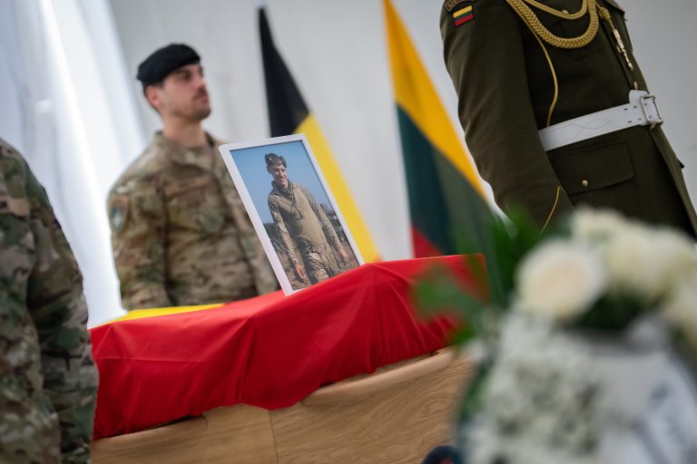 Pagerbtas ir išlydėtas Lietuvoje miręs Belgijos karys