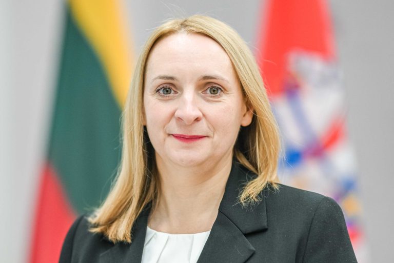 Darbą Krašto apsaugos ministerijoje pradėjo naujoji viceministrė Vitalija Zumerienė