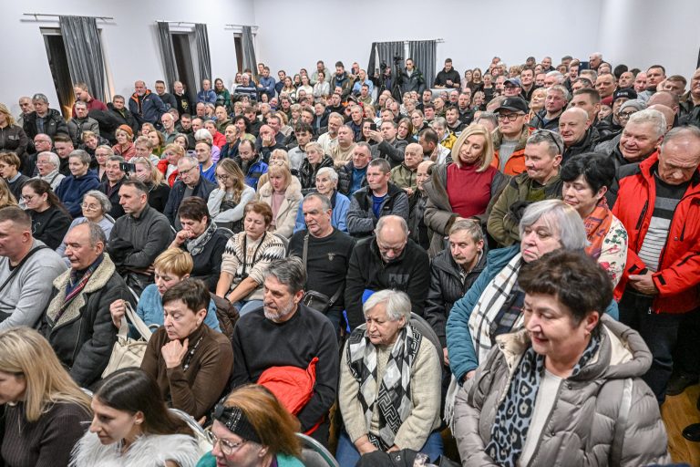 Susitikime su Kapčiamiesčio gyventojais atsakyta į klausimus dėl planuojamo poligono steigimo
