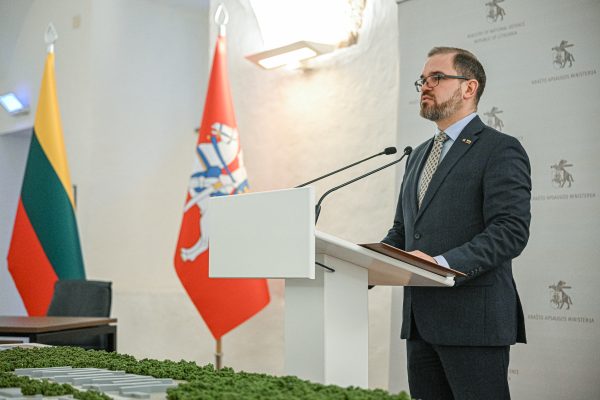  Pasirašytos Rūdninkų karinio miestelio statybų antrojo etapo sutartys