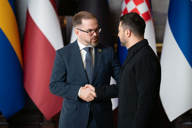 Ministras R. Kaunas po susitikimo su V. Zelenskiu Kyjive: perduodame Ukrainai kritiškai reikalingas raketas