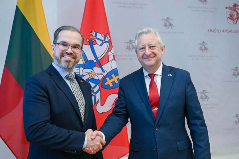 Krašto apsaugos ministras R. Kaunas ir Čekijos gynybos ministras sutarė bendradarbiauti ruošiant radarų specialistus