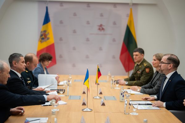  Krašto apsaugos ministras susitiko su Moldovos gynybos ministru
