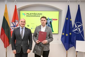  Pilietiškumo mėnesį vainikavo Pilietiškumo egzamino apdovanojimų ceremonija