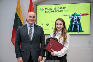  Pilietiškumo mėnesį vainikavo Pilietiškumo egzamino apdovanojimų ceremonija