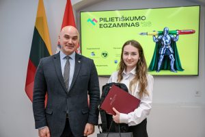  Pilietiškumo mėnesį vainikavo Pilietiškumo egzamino apdovanojimų ceremonija