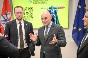  Pilietiškumo mėnesį vainikavo Pilietiškumo egzamino apdovanojimų ceremonija