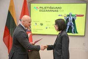  Pilietiškumo mėnesį vainikavo Pilietiškumo egzamino apdovanojimų ceremonija