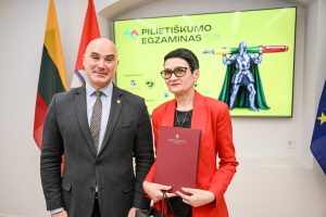  Pilietiškumo mėnesį vainikavo Pilietiškumo egzamino apdovanojimų ceremonija