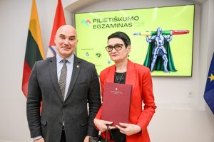  Pilietiškumo mėnesį vainikavo Pilietiškumo egzamino apdovanojimų ceremonija
