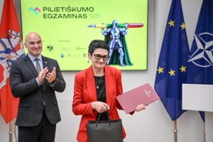  Pilietiškumo mėnesį vainikavo Pilietiškumo egzamino apdovanojimų ceremonija