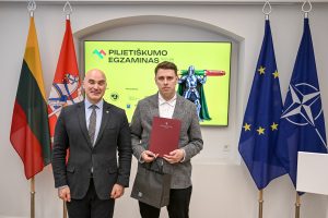  Pilietiškumo mėnesį vainikavo Pilietiškumo egzamino apdovanojimų ceremonija