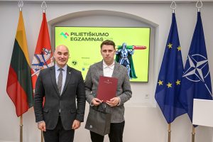  Pilietiškumo mėnesį vainikavo Pilietiškumo egzamino apdovanojimų ceremonija