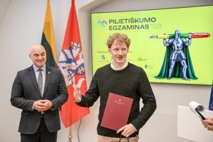  Pilietiškumo mėnesį vainikavo Pilietiškumo egzamino apdovanojimų ceremonija