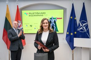  Pilietiškumo mėnesį vainikavo Pilietiškumo egzamino apdovanojimų ceremonija