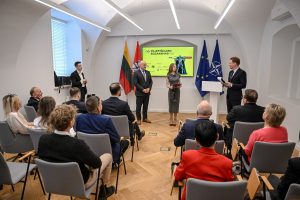  Pilietiškumo mėnesį vainikavo Pilietiškumo egzamino apdovanojimų ceremonija