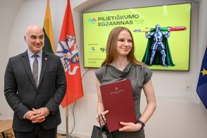  Pilietiškumo mėnesį vainikavo Pilietiškumo egzamino apdovanojimų ceremonija