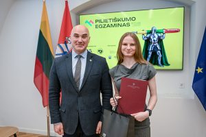  Pilietiškumo mėnesį vainikavo Pilietiškumo egzamino apdovanojimų ceremonija