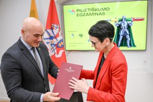  Pilietiškumo mėnesį vainikavo Pilietiškumo egzamino apdovanojimų ceremonija
