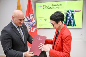  Pilietiškumo mėnesį vainikavo Pilietiškumo egzamino apdovanojimų ceremonija