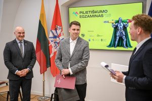  Pilietiškumo mėnesį vainikavo Pilietiškumo egzamino apdovanojimų ceremonija