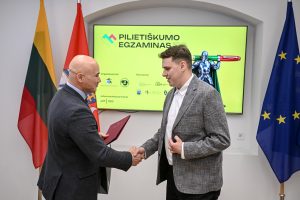 Pilietiškumo mėnesį vainikavo Pilietiškumo egzamino apdovanojimų ceremonija