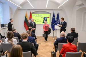  Pilietiškumo mėnesį vainikavo Pilietiškumo egzamino apdovanojimų ceremonija