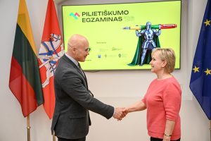  Pilietiškumo mėnesį vainikavo Pilietiškumo egzamino apdovanojimų ceremonija