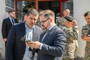  R. Kaunas Rumunijos gynybos ministrui: NATO naikintuvai Šiauliuose – sąjungininkų vienybės ženklas