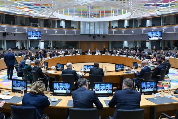  Ministras Robertas Kaunas Briuselyje: nešvaistykime energijos kalboms apie Europos kariuomenę