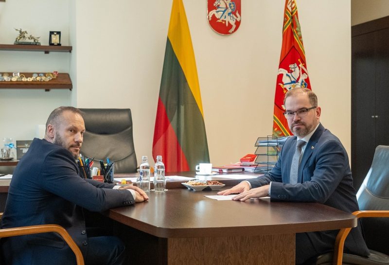 KAM stiprina bendradarbiavimą su STT korupcijos prevencijos srityje