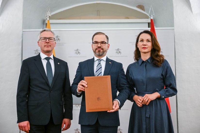 Pasirašytas susitarimas su Lazdijų ir Jurbarko raj. savivaldybėms: skiriamos lėšos infrastruktūros plėtrai