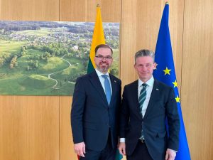  Ministras Robertas Kaunas Briuselyje: nešvaistykime energijos kalboms apie Europos kariuomenę