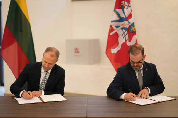  KAM ir ISM universitetas stiprina bendradarbiavimą visuotinės gynybos, pilietinio pasipriešinimo srityse