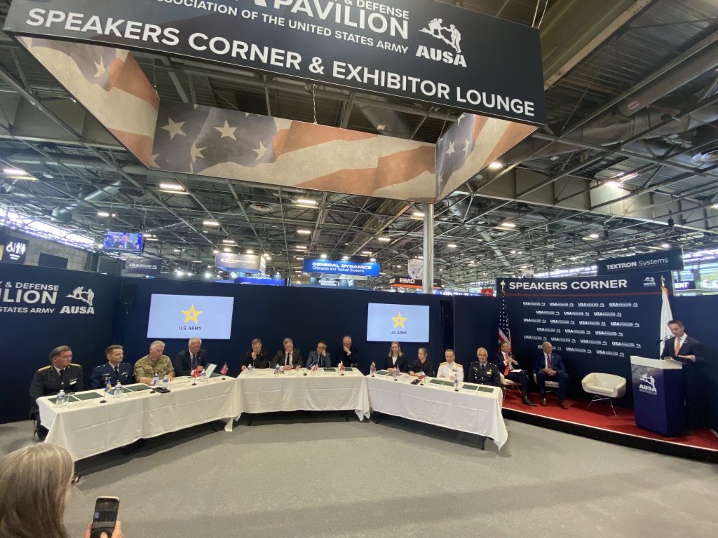 Vice Minister of National Defence opened the Defence Industry Pavilion of Lithuania and discussed industrial cooperation in Paris    