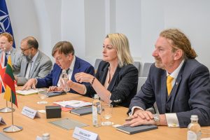  R. Kaunas emphasized the need to retain the economic and political pressure on russia to UK MP on a visit in Lithuania   