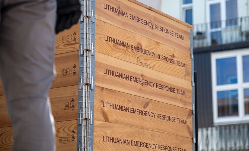 Į Venesuelą išgabentas pagalbos krovinys, siunčiami gelbėtojai ir medikai